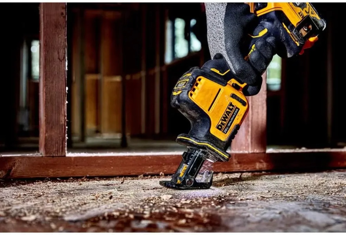 Scie sauteuse DEWALT DCS369 20 - Woodworking Rasp avis et prix